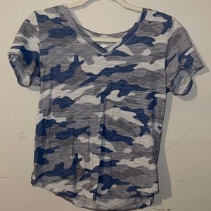 Old navy T-shirt